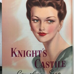 Pubblicità del sapone di Castiglia di KNIGHT del 1951 montata su carta spessa Cirrus Mottled per copertine, stile anni '50, dimensioni foglio di moda anni '50 circa 11x8 pollici.