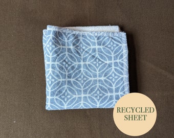 Reusable Facial Cloth / Facial Wipe / Plastic Free / Eco Friendly / Zero Waste / Recycled / Washable / Blue / Patterned / Bamboo / Toweling