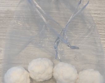 Reusable Makeup Remover Balls: Plush Polyester, Eco-Friendly