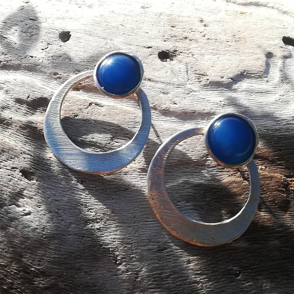 summer hoops with blue stone, distressed hoops, statement earrings, solid silver earrings, ancient greek silver earrings, gift for boho girl