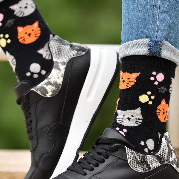 Cat Design Socks, Cat Face Pattern Socks, Cat Lover Gift, Cute Socks, Kitty Socks, Cat on Socks, Novelty Socks, Cat Lover Socks