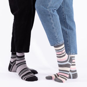 Classic Gift Set with 2 Pairs For Couples, Pack of 2 Classic Striped Socks for Couples, Comfortable Socks, Work Socks, Cozy Socks