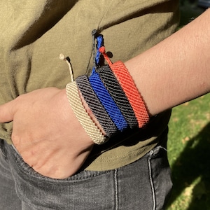Adjustable Unisex Knitting Wristband, Boho & Hippie&#39;s Waxed Thread Bracelet, Braided rope bracelet men women