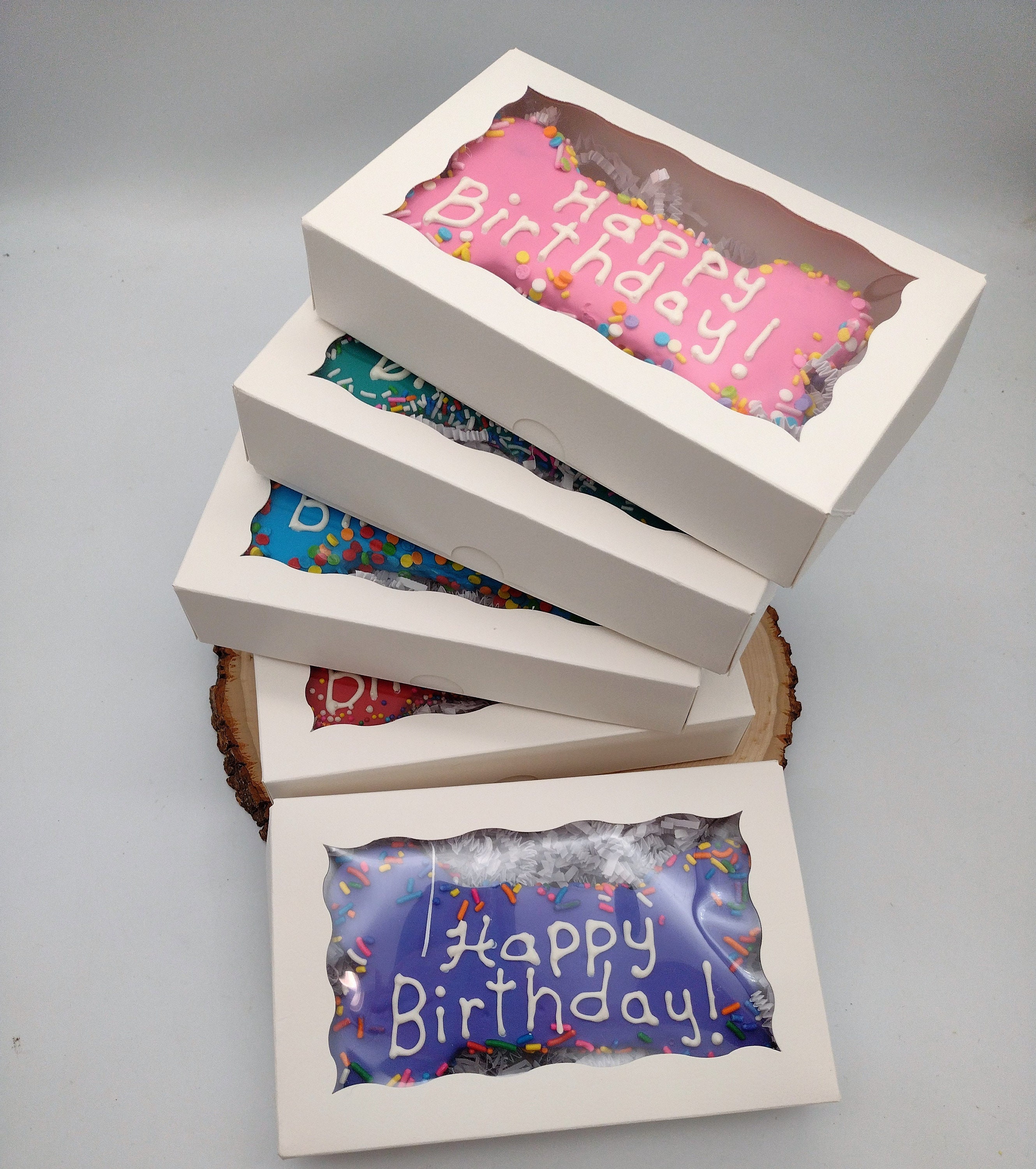 Hundegeburtstag Geschenkset - Plüschtier, Knochen & Halstuch