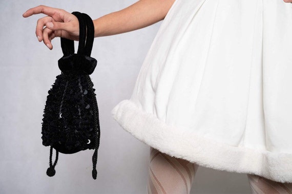 90s velvet bucket bag and sequins