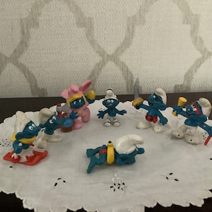 Vintage Lot of 7 PVC Smurfs