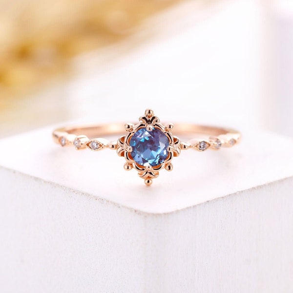 Anello di fidanzamento vintage con alessandrite, anello in oro rosa, anello nuziale con diamanti art deco, anello unico con punte, anello anniversario, anello nuziale