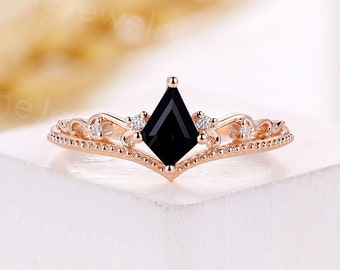 Vintage black onyx engagement ring unique kite shaped rose gold bridal rings art deco diamond crown ring antique anniversary promise rings