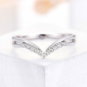 Vintage Diamond Curved Wedding Band 14K White Gold Art Deco Chevron Band Delicate Matching Stacking Ring Anniversary Band Chevron Ring