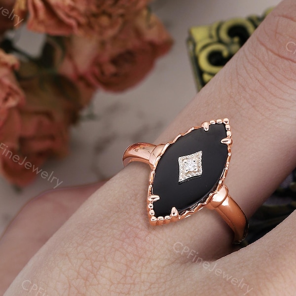 Gotisk svart onyxring, cocktailförlovningsring, milgrain-uttalandering av CPFineJewelry