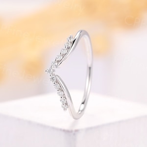 Vintage Diamond curved wedding band 14k white gold ring art deco Chevron band delicate matching stacking ring anniversary band Chevron Ring