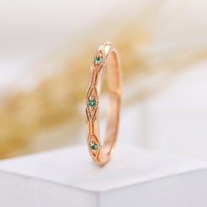 Vintage Emerald wedding band rose gold delicate milgrain women ring vintage lab emerald band round cut promise ring Anniversary bridal band