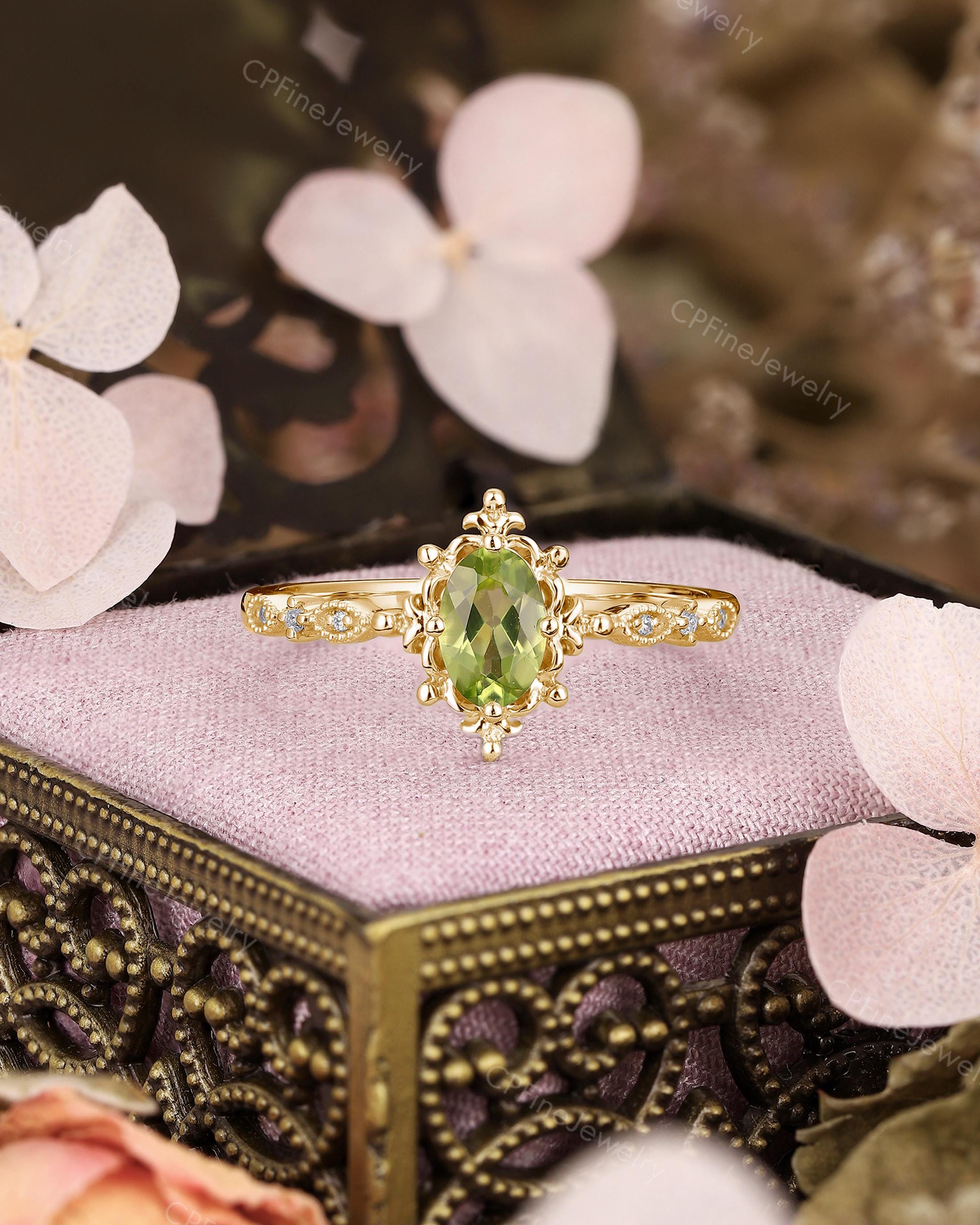 Bague Ancienne Avec Pierre - Taille 54, Couleur Argenté, Occasion, Bijou Vintage
