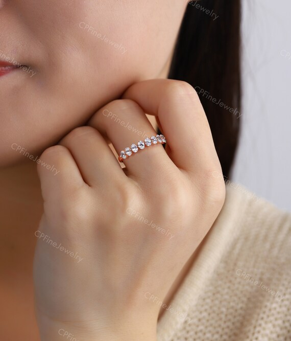 Alliance minimaliste en Z CZ coupe ovale alliance droite en or rose bague d anniversaire en or massif 18 carats empilable cadeau pour femmes bijoux Etsy France