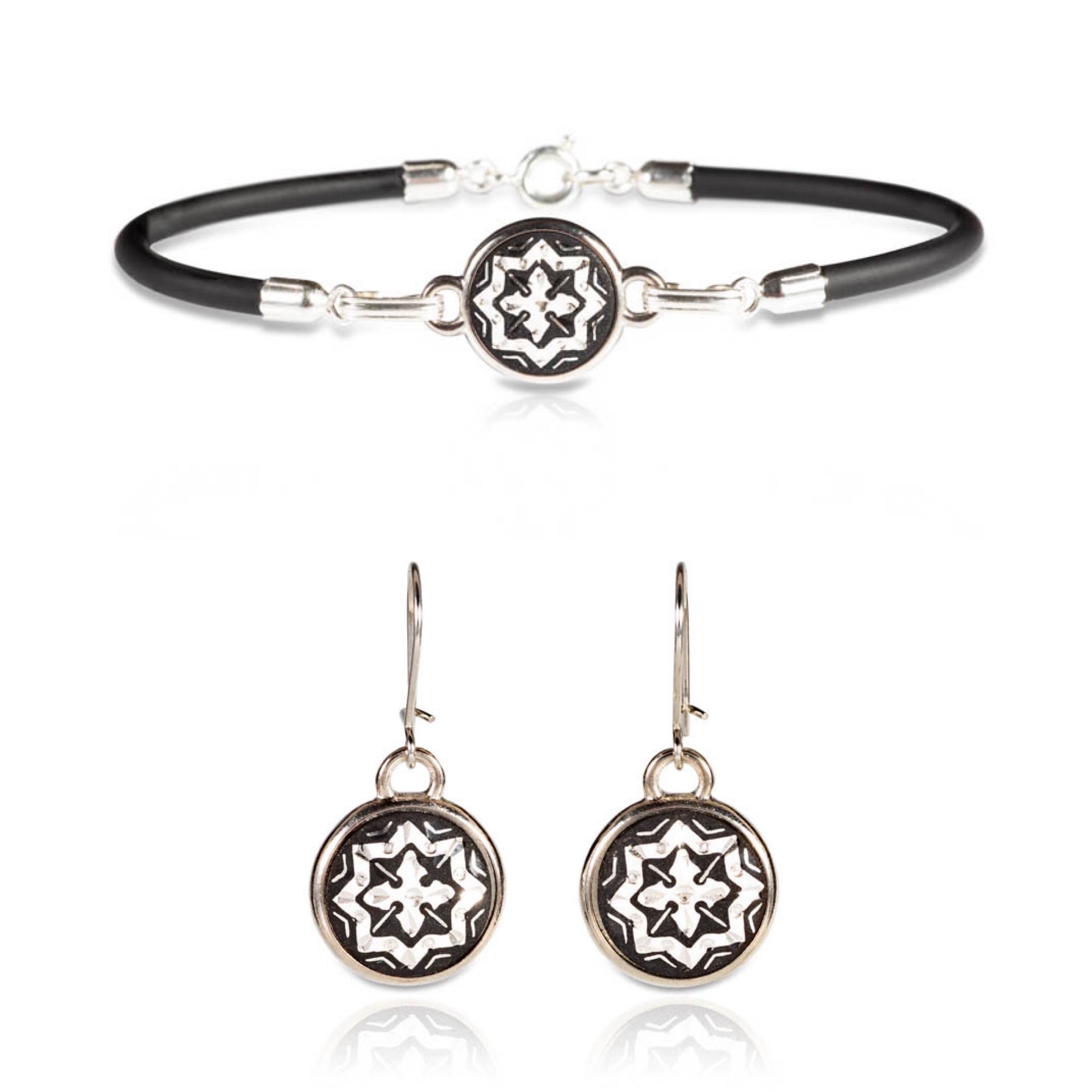 純粋な 24 KT ゴールドで手作業でダマスク装飾を施したイヤリングと 