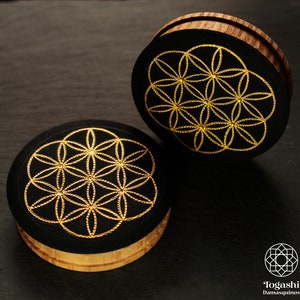 Handmade plugs / Damascene plugs / alnut wood plug / Plugs flower of life / Plugs sacred geometry / Gold Plugs / Ear plugs