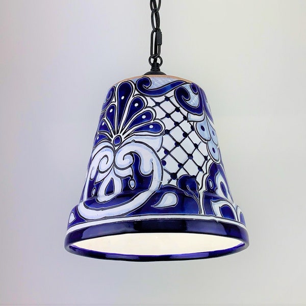 Lámpara colgante de cerámica de Talavera mexicana: Cerámica azul y blanca