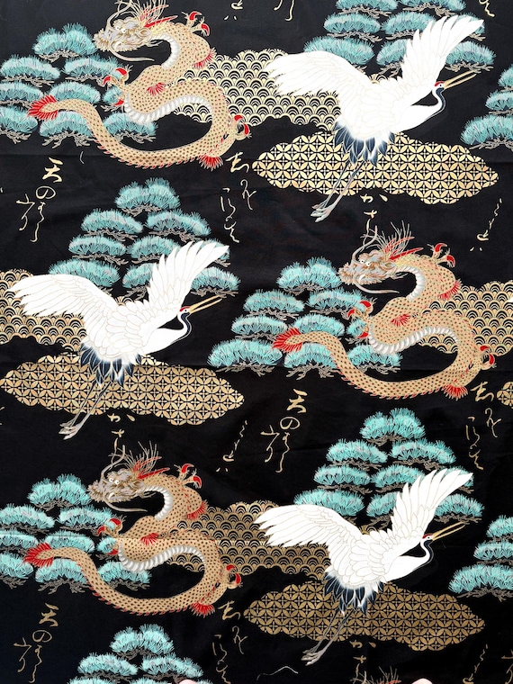 Japanese Cotton – Dragon, Cranes and Pines on Black with Gold Accents / Quilting, Patchwork, Sewing / Tissu japonais coton noir