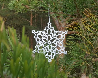 Set of 5 crochet snowflakes. Hand crochet snolwflakes. Christmas ornament. White crochet snowflakes. Handmade snowflakes. Winter decoration