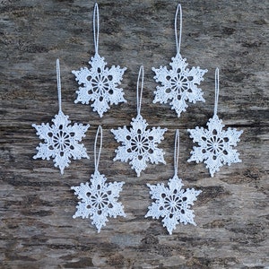 Set of 10 crochet snowflakes. Handmade snowflakes. Christmas tree accessories. Christmas ornaments. White snowflakes. Set of 10 snowflakes