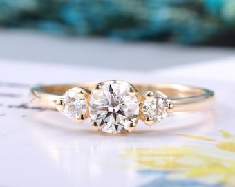 Anillo de compromiso Moissanite vintage anillo de oro amarillo único art deco anillo de tres piedras anillo de corte redondo anillo de aniversario anillo nupcial