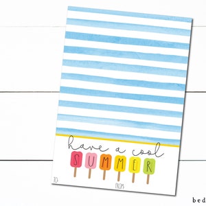 Tarjeta imprimible para galletas en miniatura (8,9 x 12,7 cm). Tarjeta de rayas coloridas con mensaje "Que tengas un verano genial". Empaque para galletas en miniatura.