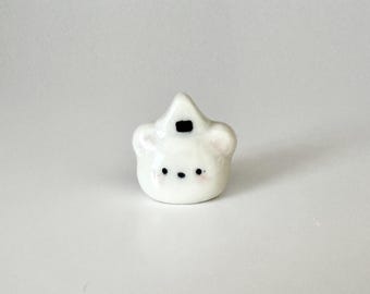 Porcelain Mini Bear w. Onigiri / Ceramics
