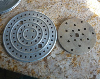 2 vintage PRESSURE COOKER RACKS  9 1/4  in 6 3/4 in stovetop