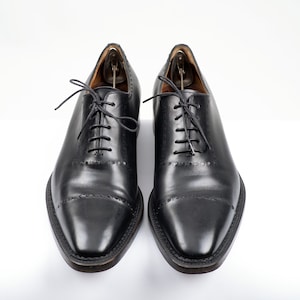 SANTONI Fatte A Mano ホールカット ブラック レザー ベンティヴェニャ ウェルテッド オックスフォード シューズ、11 F