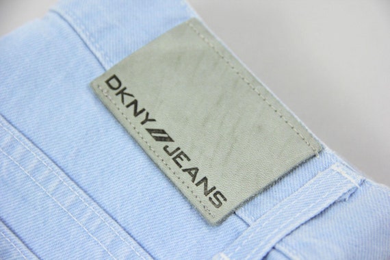 Vintage DKNY light blue denim shorts, size W31 - image 3