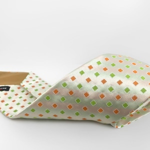 Kiton Napoli Perla Blanco Seda Cheque Bordado Corbata