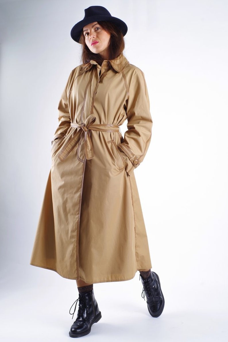 Louis Feraud Vintage Khaki Brown Trench Coat w/ Leather Details, Women's M imagem 2