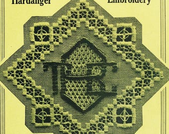 Disegni, modelli e libro di tutorial per ricamo a mano Hardanger vintage