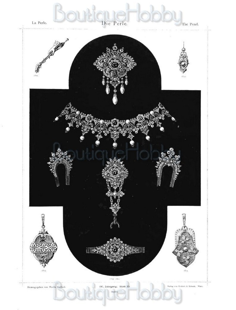 Pu&ograve; includere: Un'illustrazione in bianco e nero di un set di gioielli di perle. Il set comprende una collana, orecchini, una spilla, un braccialetto e un ciondolo. I gioielli sono decorati con disegni intricati e perle.