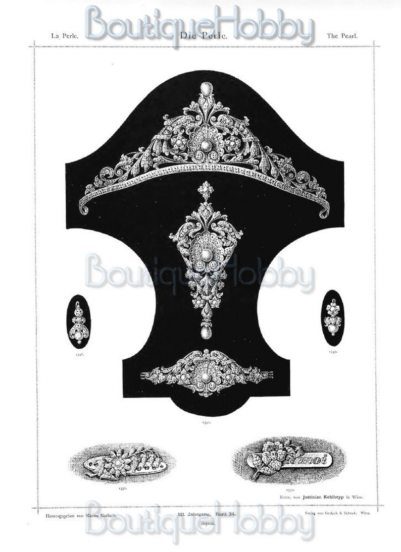 Pu&ograve; includere: Un'illustrazione in bianco e nero di una tiara, una collana e orecchini. I gioielli sono adornati con perle e diamanti. L'immagine &egrave; tratta da un catalogo di gioielli vintage.