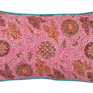 Vintage indonesisk rosa blommig batikkudde, javanesisk handgjord kudde, boho heminredning