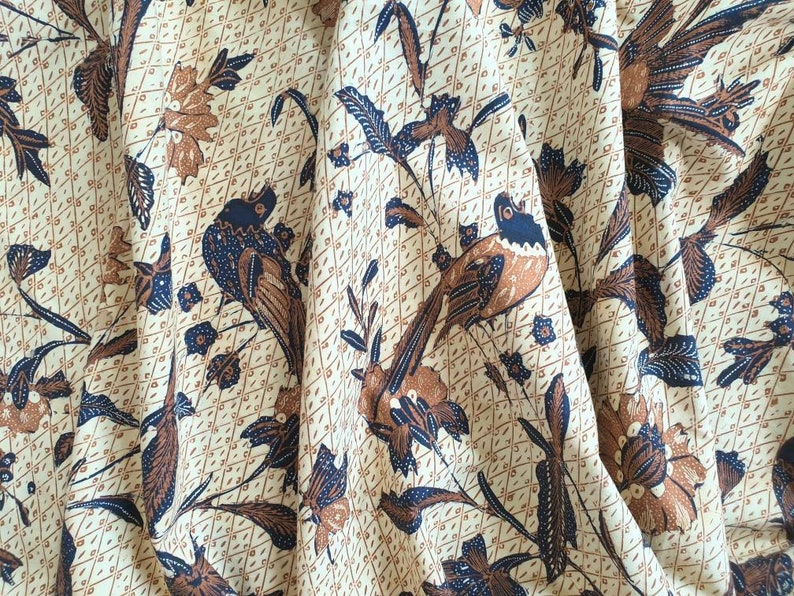 Vintage Indonesian Banyumas Batik Tulis Fabric, Java Sarong Textile, Boho Handmade Wrap, Ethnic Bird Wall Cloth image 7