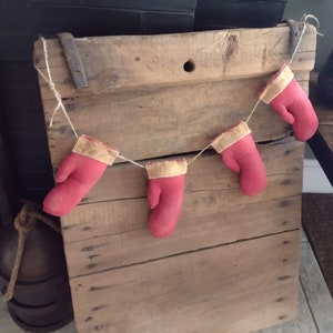 Farmhouse Primitive Stocking Garland / Holiday Decor
