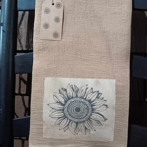 Early Farmhouse Primitive Sunflower Towel