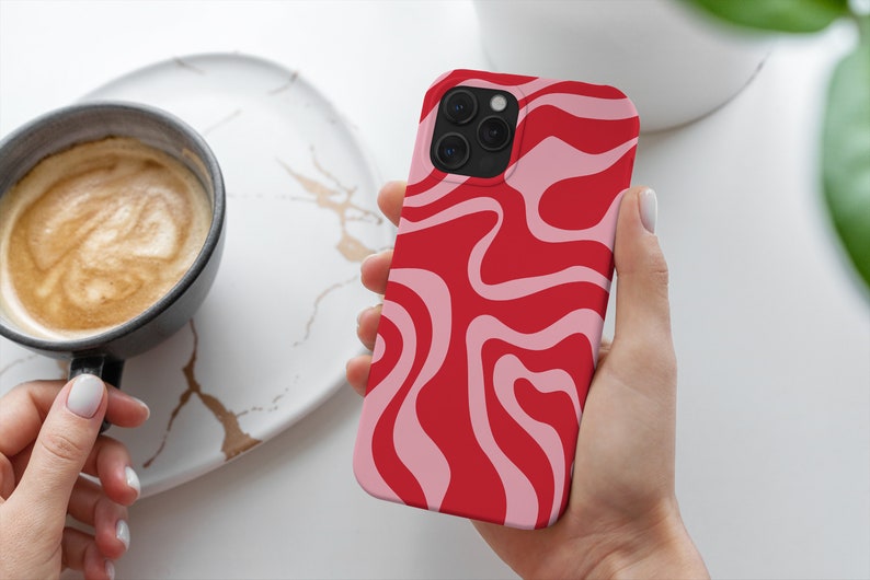 Wavy Abstract Groovy Red Pink Phone Case For iPhone 15 14 13 12 11 All Models For S24 S23 S22 S21 S10 S20 & More For Google Pixel 8 7 画像 4