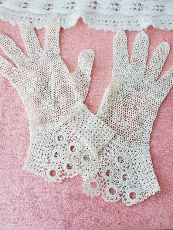 1930's Lace Crochet Gauntlet Gloves Vintage Antiqu