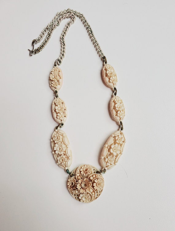 1940's Celluloid Faux Ivory Flower Necklace