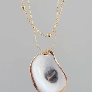 Dainty Gold Oyster Shell Necklace, Oyster Shell Jewelry, Beachy Gifts,Layered Gold Pendant Necklaces for Women, Small Gifts for Women