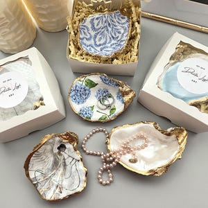 Small Glossy Clam Shell Ring Dish, Beachy Favors, Beach Wedding Favor, Trinket Dish, Engagement Gift Box, Nautical Theme Jewelry Dish image 6