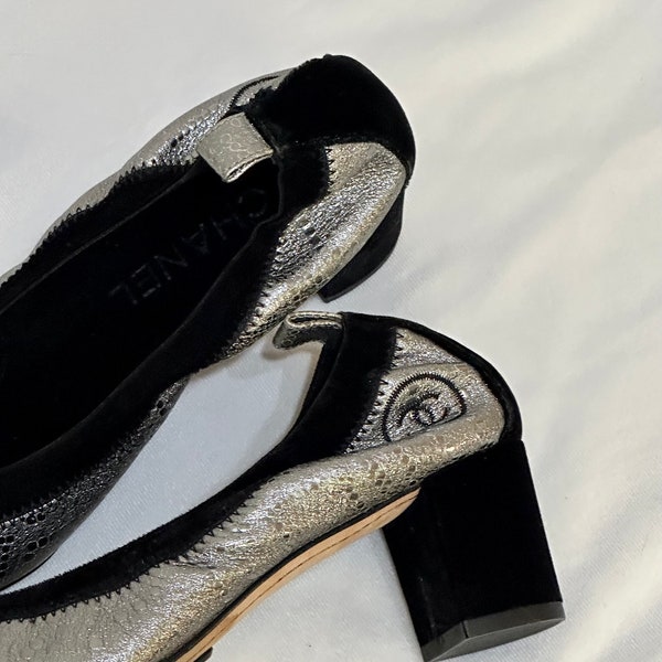 vintage Chanel shiny leather cap toe scrunch block heel shoes