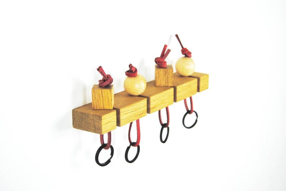 Support Mural et Ses 4 Porte-Clés Au Choix