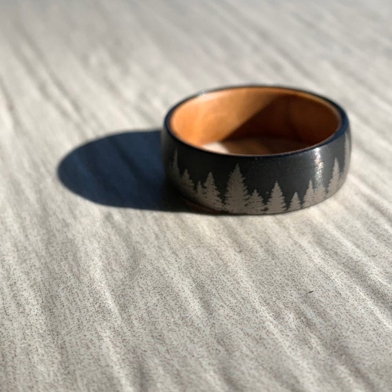 Whiskey Barrel Ring, FREE INTERIOR ENGRAVING, Custom Forest Hand Etched on Black Tungsten Carbide Ring, Oak Barrel Wood Liner, Comfort Fit