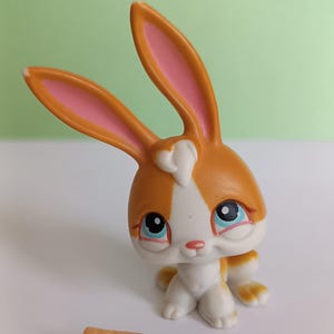 Littlest Pet Shop #75 Bunny Rabbit Orange and White / Authentic Littlest Pet Shop / LPS Collector