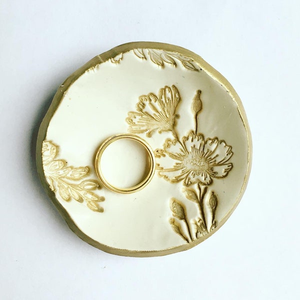 floral clay trinket dish, white and gold ring holder, Ring organiser, earring dish, trinket holder, jewelry holder, cuff link, gift for her