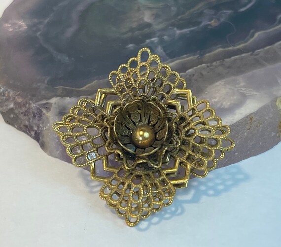 Art DECO Filigree Flower Brooch, Antique Jewelry - image 1